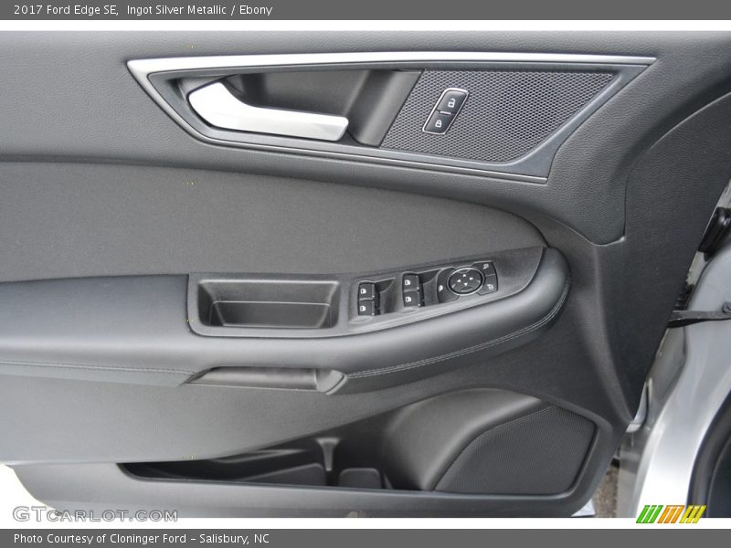 Ingot Silver Metallic / Ebony 2017 Ford Edge SE