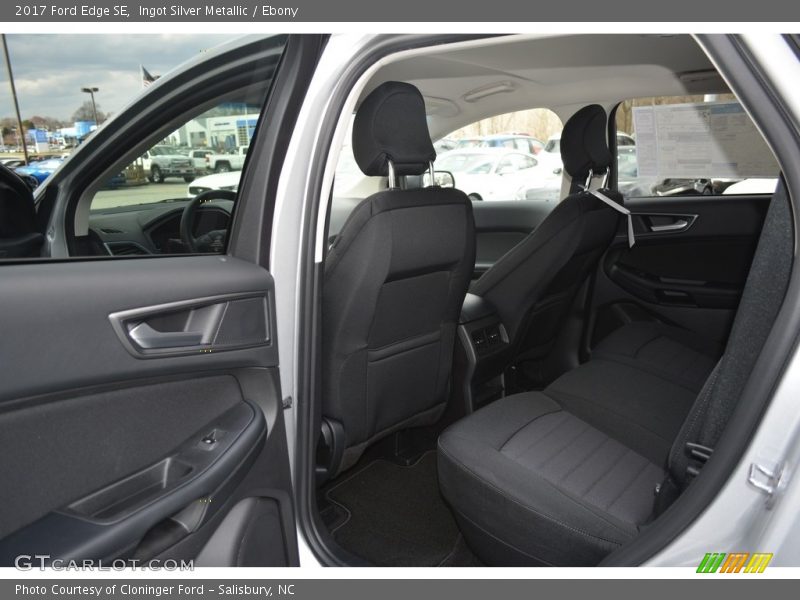 Ingot Silver Metallic / Ebony 2017 Ford Edge SE