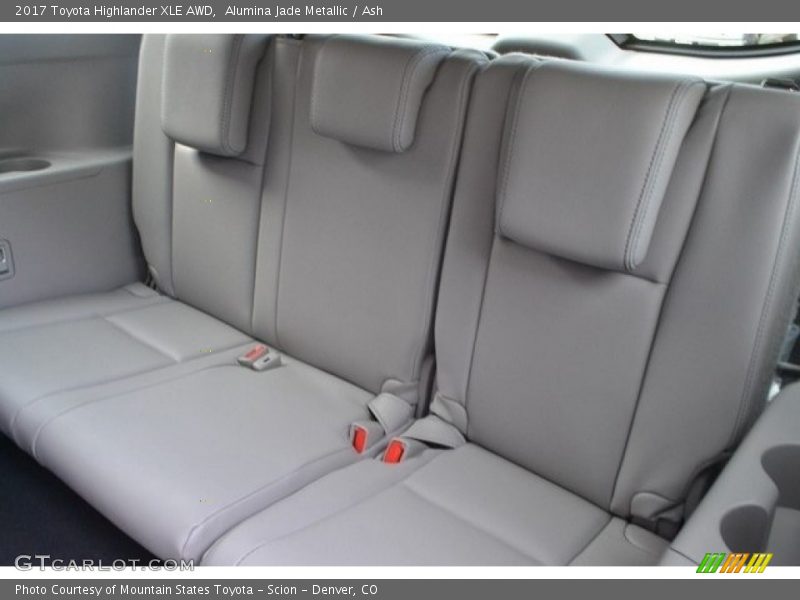 Alumina Jade Metallic / Ash 2017 Toyota Highlander XLE AWD