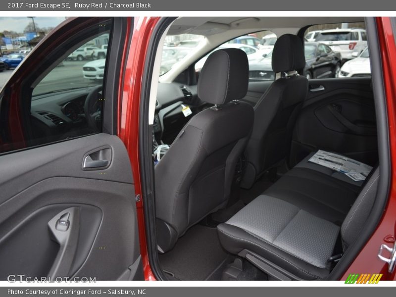 Ruby Red / Charcoal Black 2017 Ford Escape SE