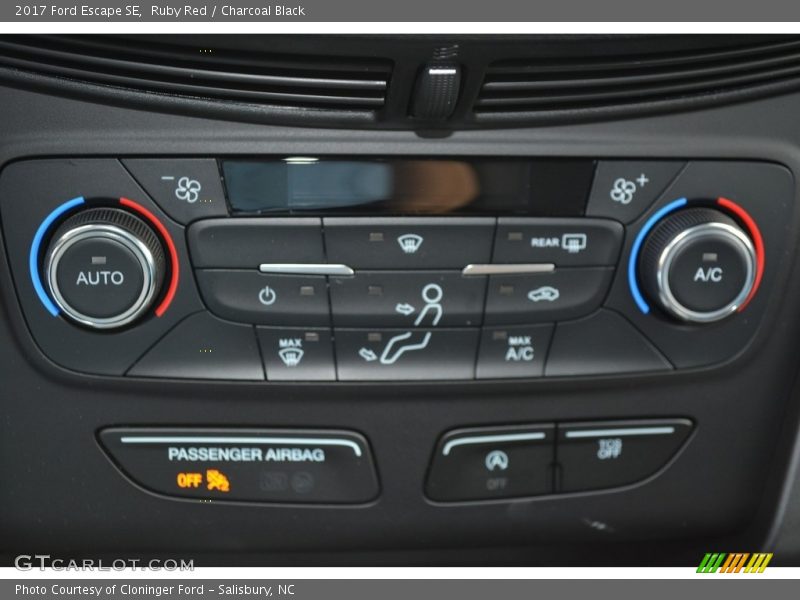 Ruby Red / Charcoal Black 2017 Ford Escape SE