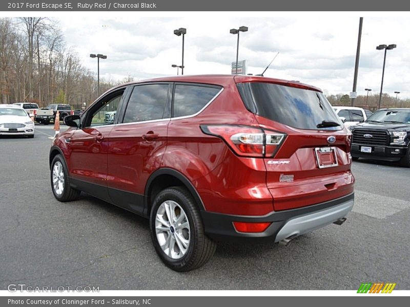 Ruby Red / Charcoal Black 2017 Ford Escape SE