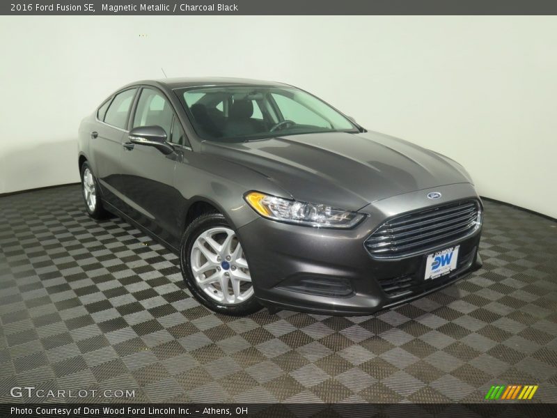 Magnetic Metallic / Charcoal Black 2016 Ford Fusion SE