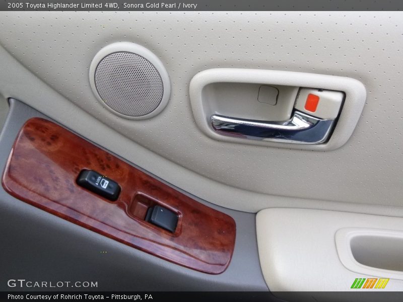 Sonora Gold Pearl / Ivory 2005 Toyota Highlander Limited 4WD