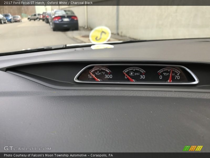  2017 Focus ST Hatch ST Hatch Gauges