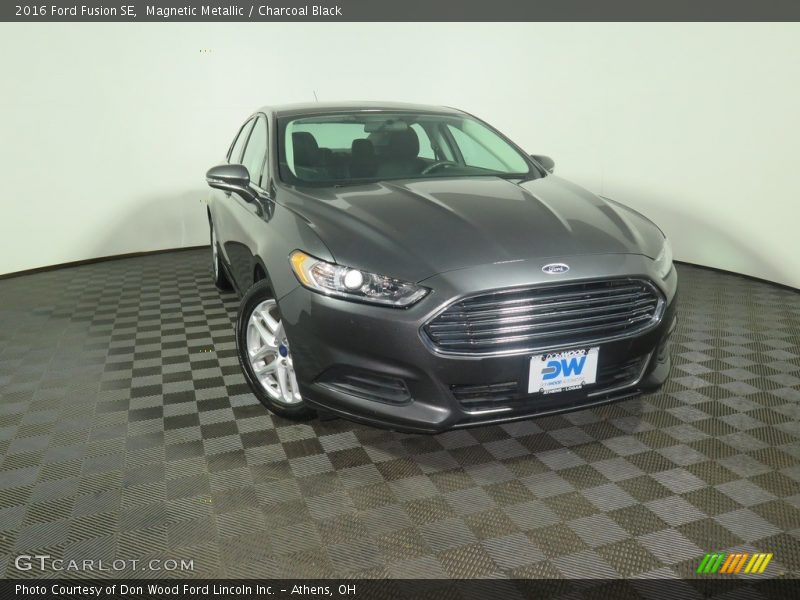 Magnetic Metallic / Charcoal Black 2016 Ford Fusion SE