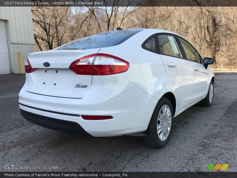 Oxford White / Charcoal Black 2017 Ford Fiesta S Sedan