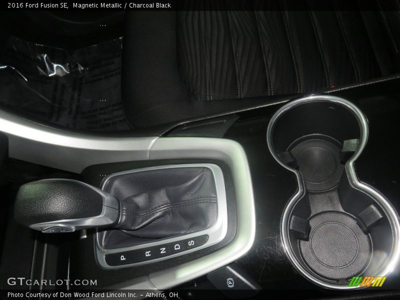 Magnetic Metallic / Charcoal Black 2016 Ford Fusion SE