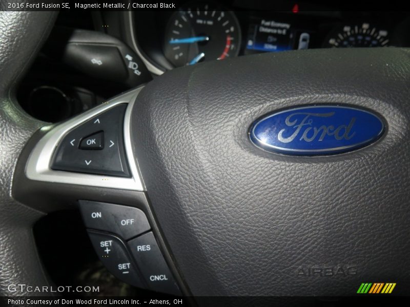 Magnetic Metallic / Charcoal Black 2016 Ford Fusion SE
