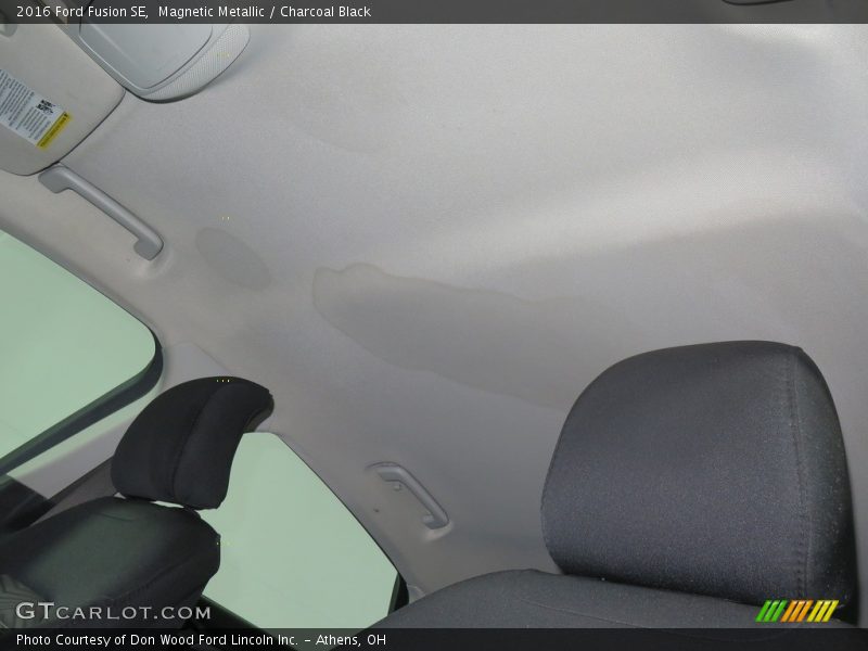 Magnetic Metallic / Charcoal Black 2016 Ford Fusion SE
