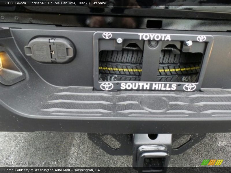 Black / Graphite 2017 Toyota Tundra SR5 Double Cab 4x4