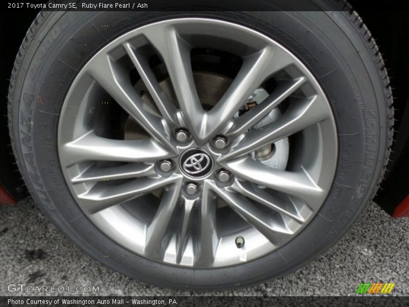 Ruby Flare Pearl / Ash 2017 Toyota Camry SE