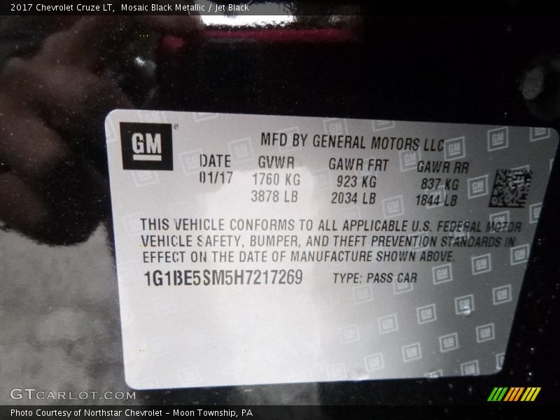 Mosaic Black Metallic / Jet Black 2017 Chevrolet Cruze LT