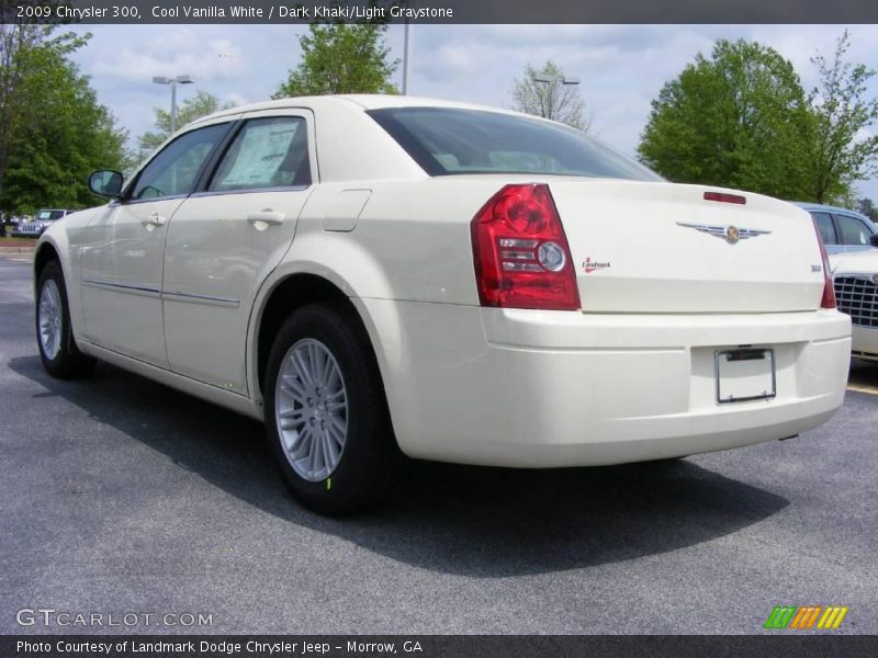 Cool Vanilla White / Dark Khaki/Light Graystone 2009 Chrysler 300