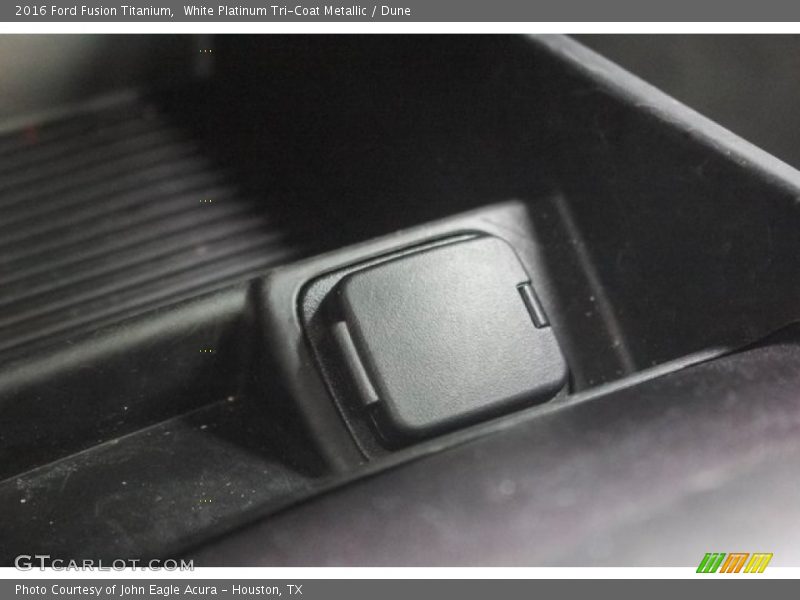 White Platinum Tri-Coat Metallic / Dune 2016 Ford Fusion Titanium