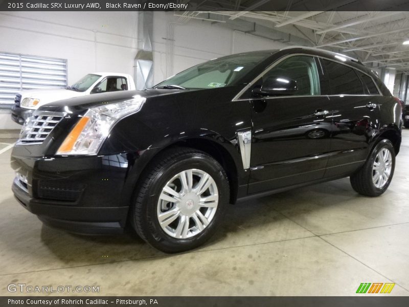 Front 3/4 View of 2015 SRX Luxury AWD