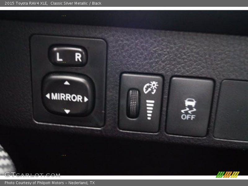 Classic Silver Metallic / Black 2015 Toyota RAV4 XLE