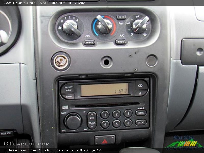 Silver Lightning Metallic / Gray 2004 Nissan Xterra SE