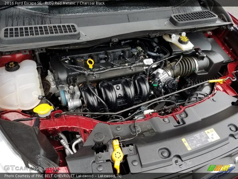 Ruby Red Metallic / Charcoal Black 2016 Ford Escape SE