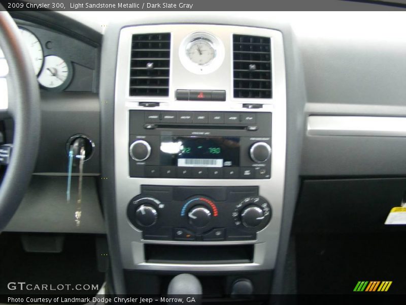 Light Sandstone Metallic / Dark Slate Gray 2009 Chrysler 300