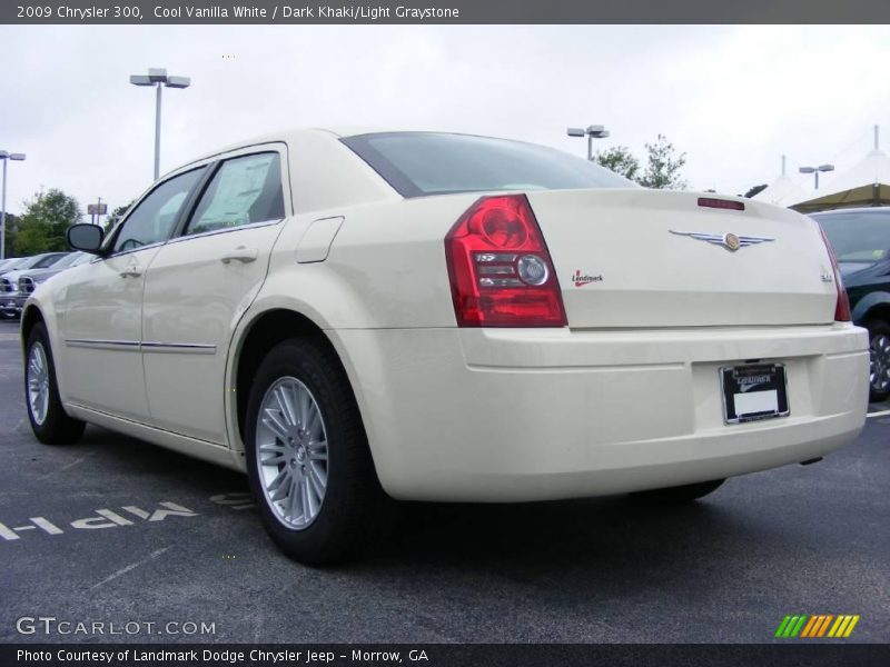 Cool Vanilla White / Dark Khaki/Light Graystone 2009 Chrysler 300