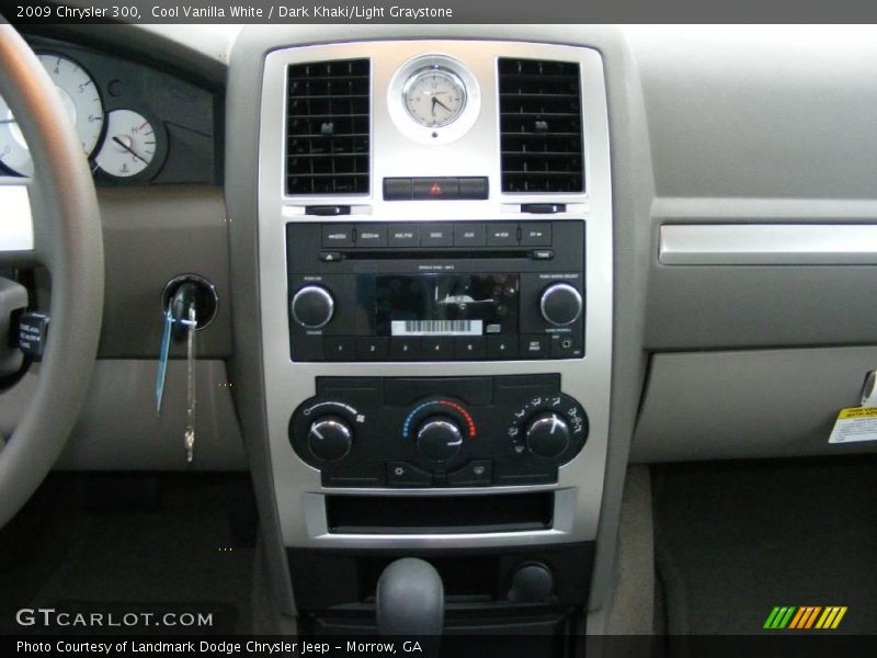 Cool Vanilla White / Dark Khaki/Light Graystone 2009 Chrysler 300