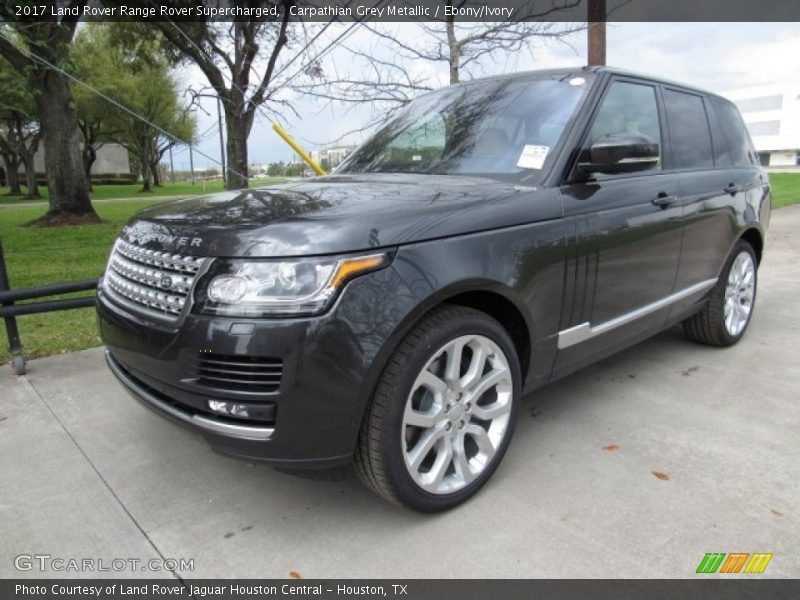 Front 3/4 View of 2017 Range Rover Supercharged