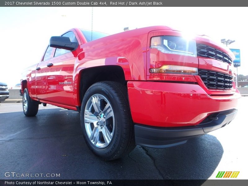 Red Hot / Dark Ash/Jet Black 2017 Chevrolet Silverado 1500 Custom Double Cab 4x4