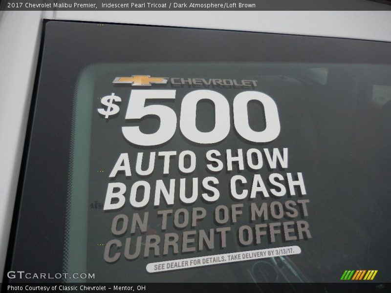 Iridescent Pearl Tricoat / Dark Atmosphere/Loft Brown 2017 Chevrolet Malibu Premier