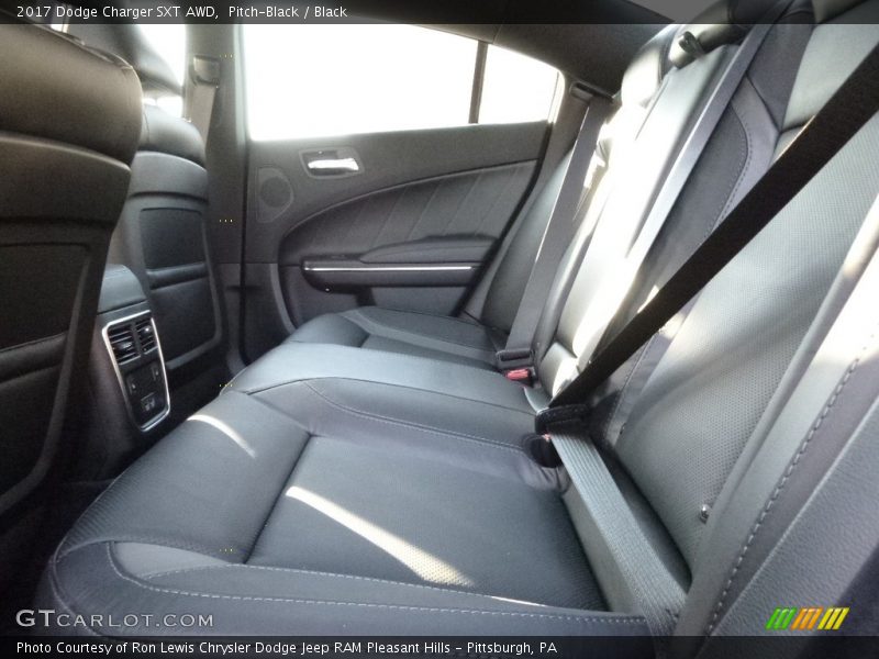 Pitch-Black / Black 2017 Dodge Charger SXT AWD