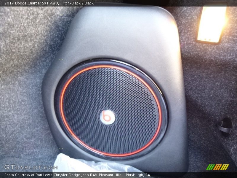 Pitch-Black / Black 2017 Dodge Charger SXT AWD
