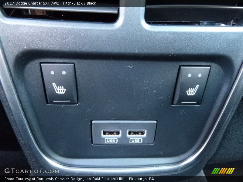 Pitch-Black / Black 2017 Dodge Charger SXT AWD