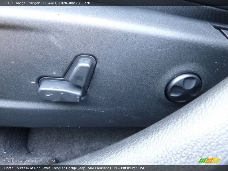 Pitch-Black / Black 2017 Dodge Charger SXT AWD