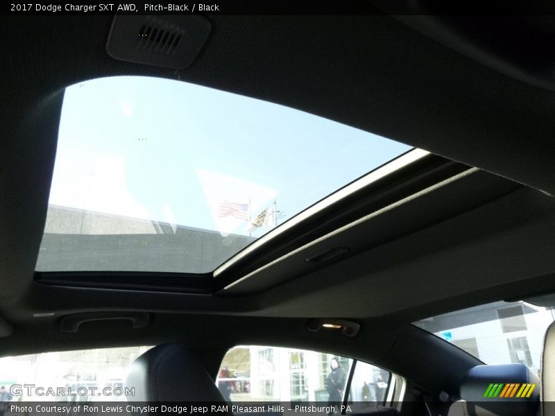 Pitch-Black / Black 2017 Dodge Charger SXT AWD