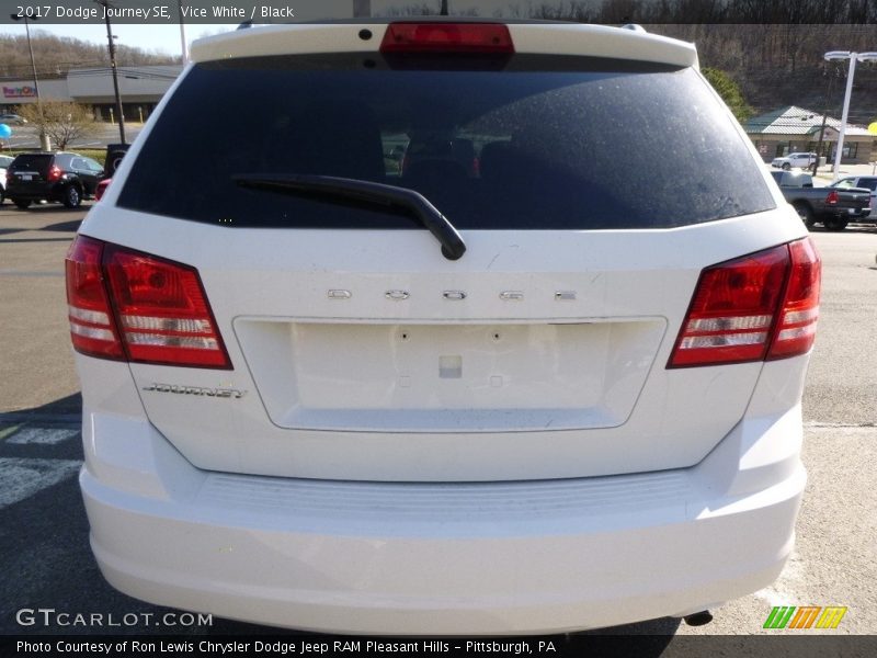 Vice White / Black 2017 Dodge Journey SE