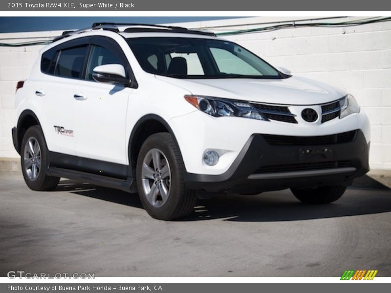 Super White / Black 2015 Toyota RAV4 XLE