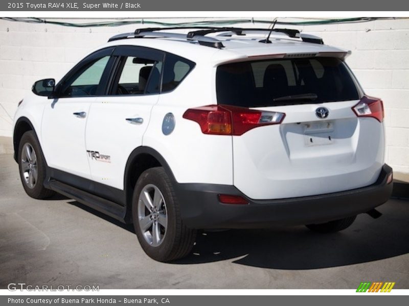 Super White / Black 2015 Toyota RAV4 XLE