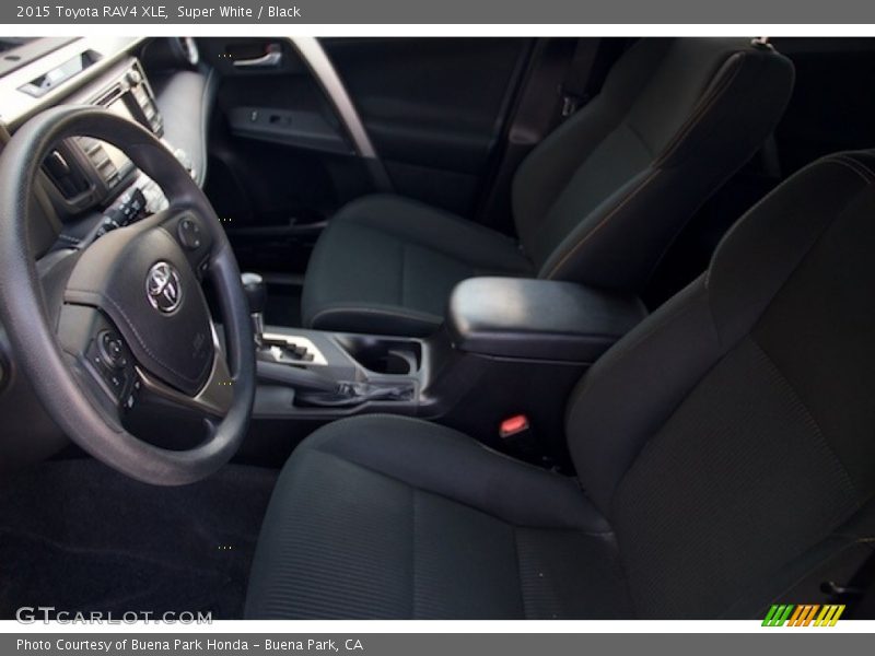 Super White / Black 2015 Toyota RAV4 XLE