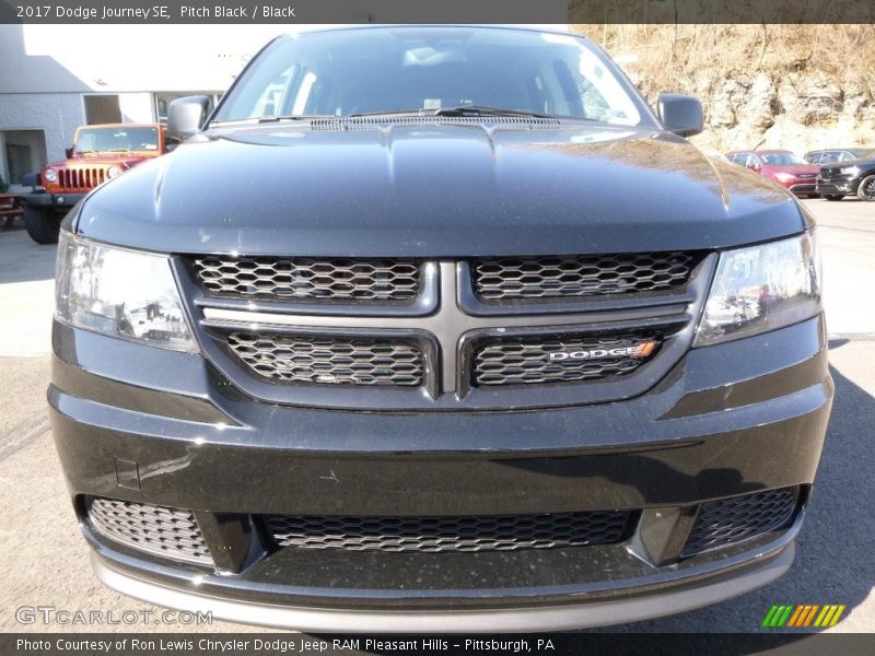 Pitch Black / Black 2017 Dodge Journey SE