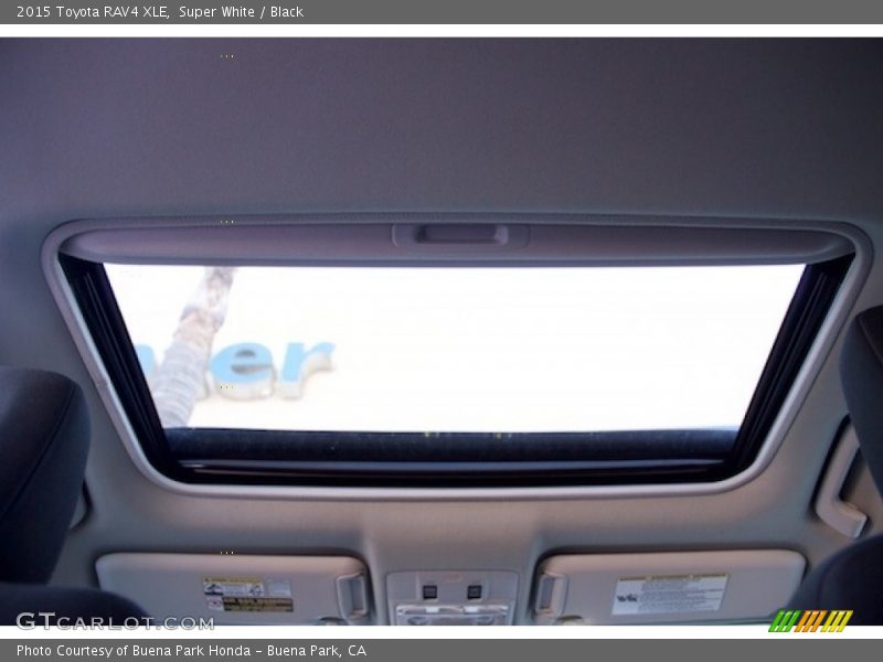 Super White / Black 2015 Toyota RAV4 XLE
