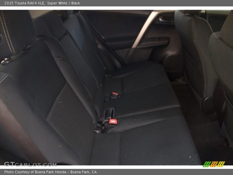 Super White / Black 2015 Toyota RAV4 XLE