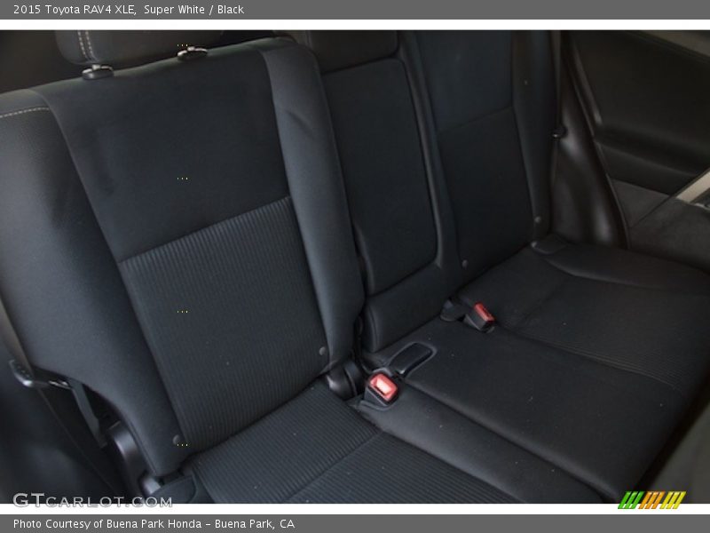 Super White / Black 2015 Toyota RAV4 XLE