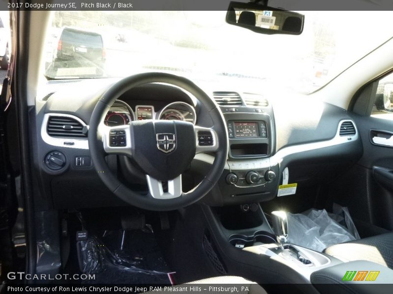 Pitch Black / Black 2017 Dodge Journey SE