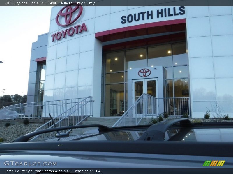 Mineral Gray / Gray 2011 Hyundai Santa Fe SE AWD