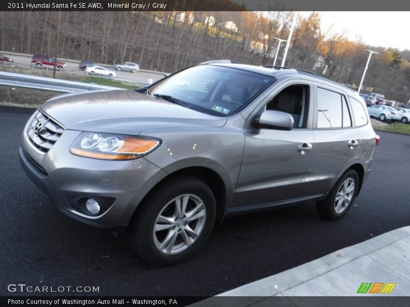 Mineral Gray / Gray 2011 Hyundai Santa Fe SE AWD