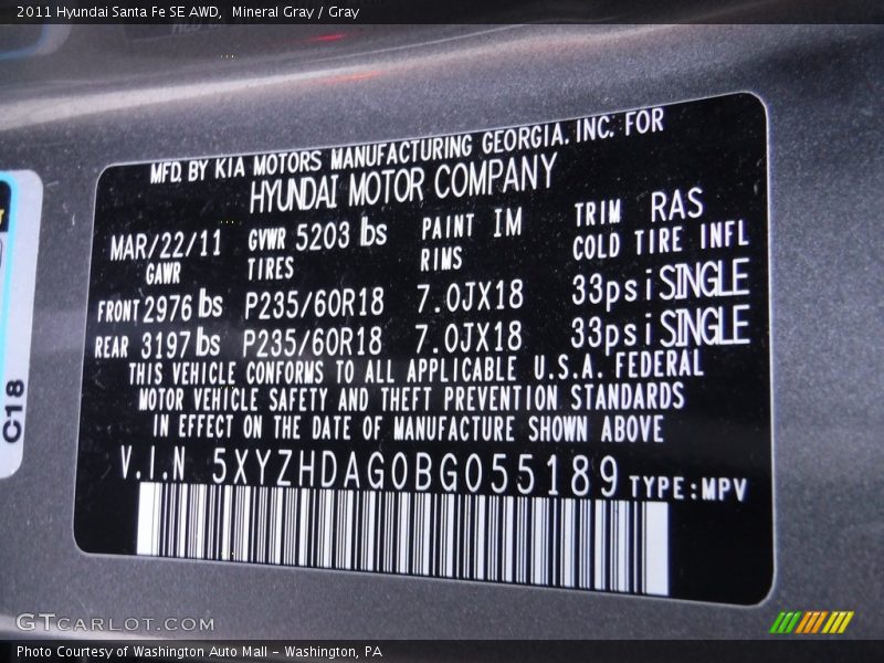 Mineral Gray / Gray 2011 Hyundai Santa Fe SE AWD