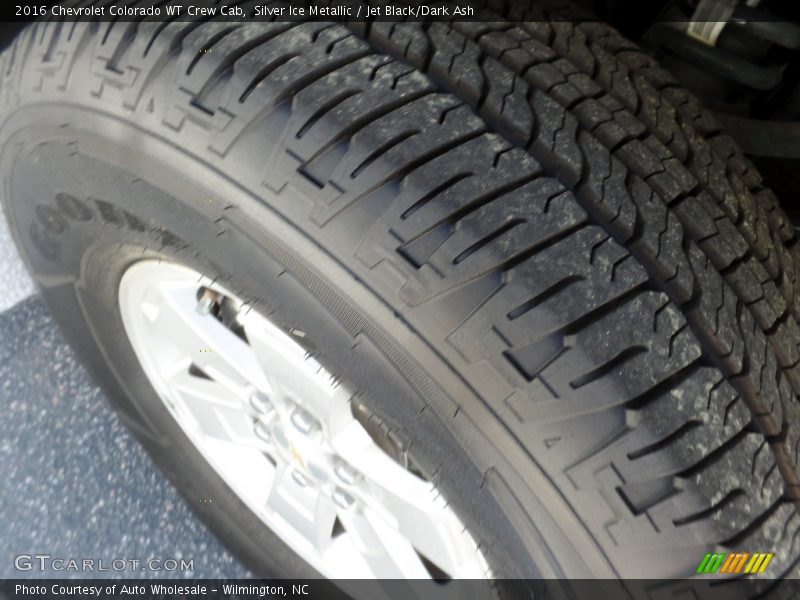 Silver Ice Metallic / Jet Black/Dark Ash 2016 Chevrolet Colorado WT Crew Cab