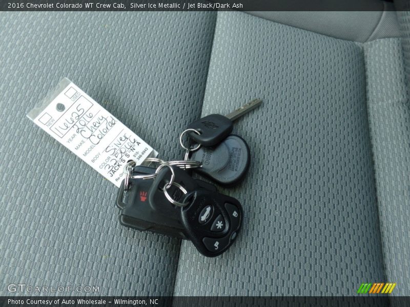 Silver Ice Metallic / Jet Black/Dark Ash 2016 Chevrolet Colorado WT Crew Cab