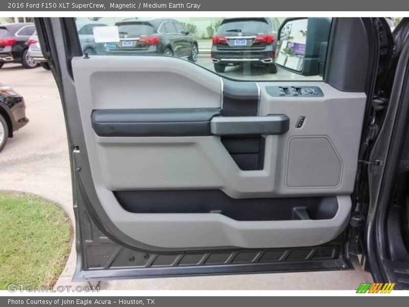 Magnetic / Medium Earth Gray 2016 Ford F150 XLT SuperCrew
