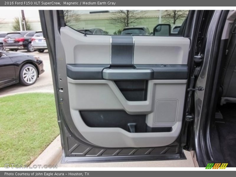Magnetic / Medium Earth Gray 2016 Ford F150 XLT SuperCrew